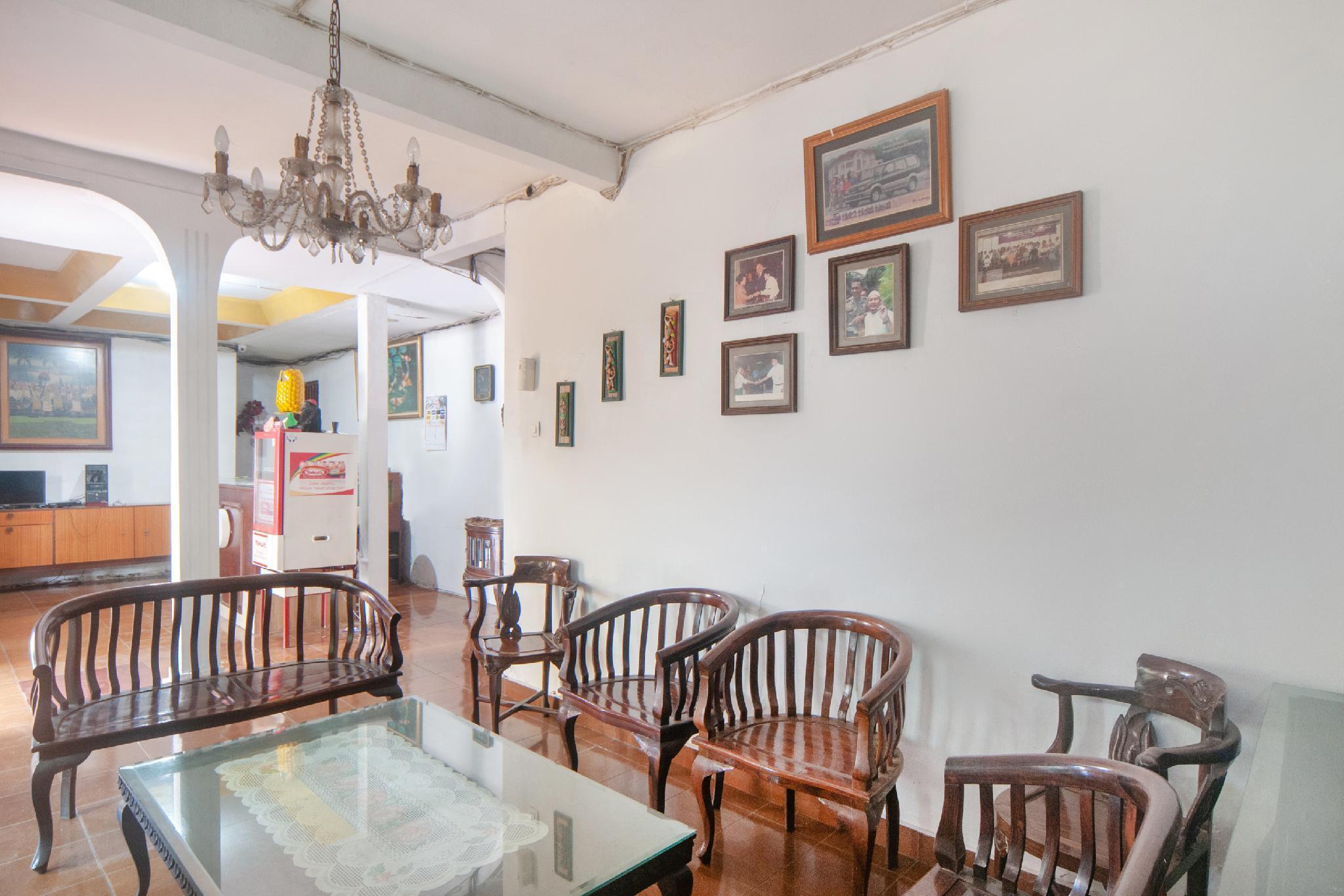 Oyo 2256 Danysa Guesthouse جاكرتا المظهر الخارجي الصورة